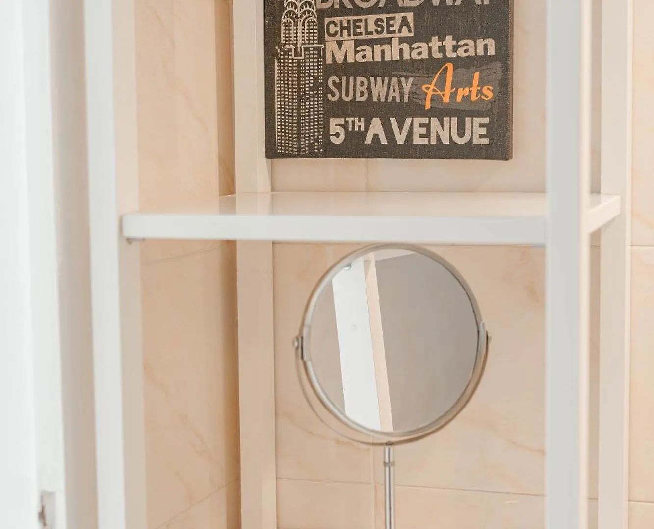 Solari New Apt Milano 0*,